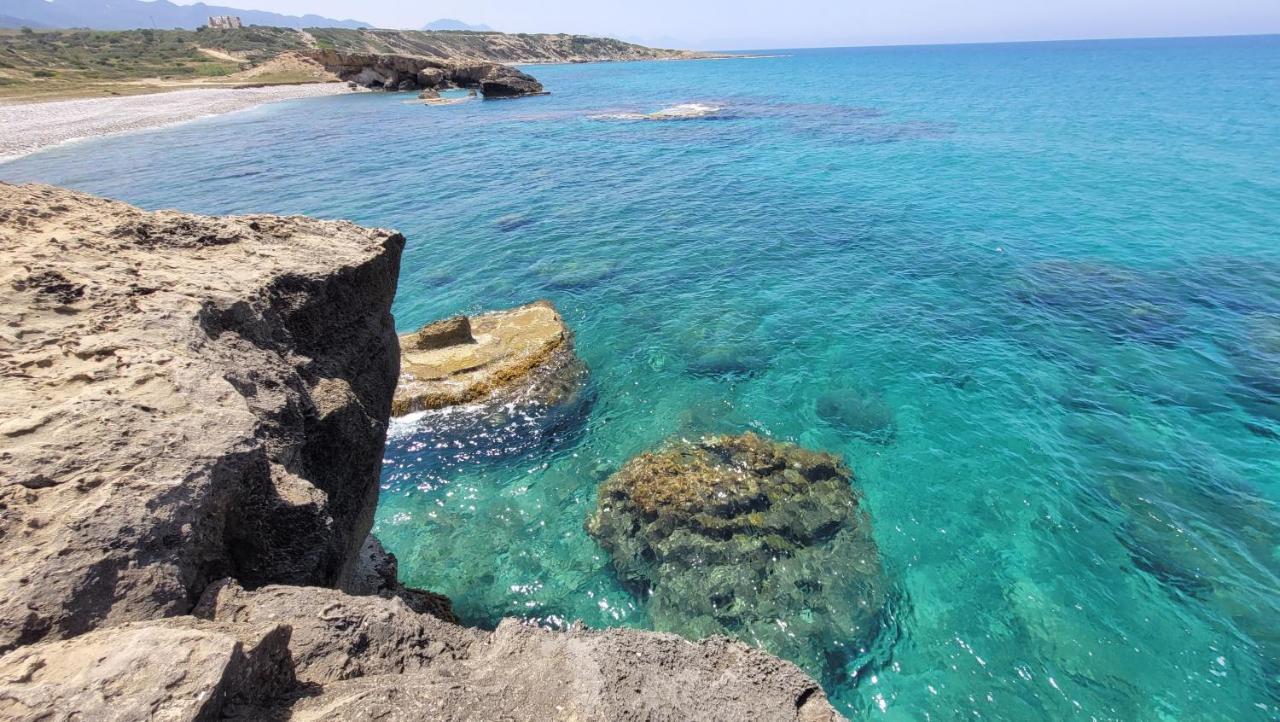 Sea And Mountain View Beachfront Penthouse Yali Esterno foto