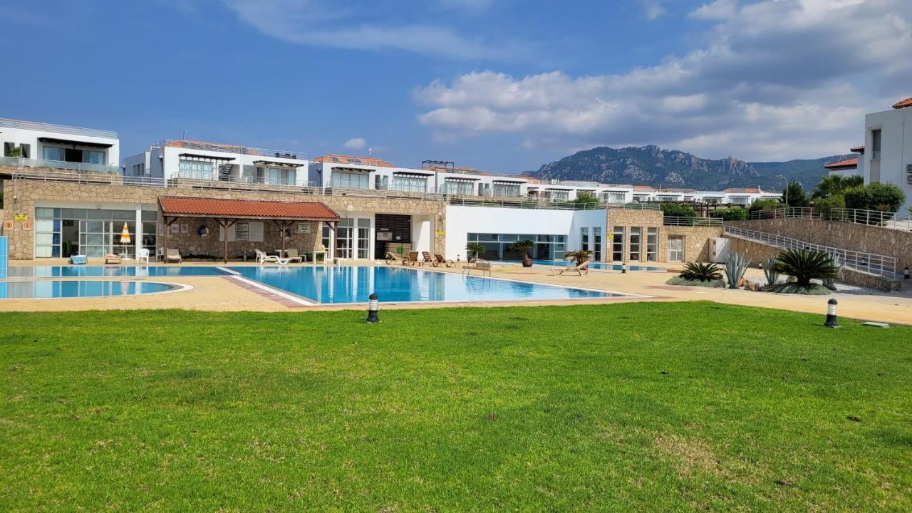 Sea And Mountain View Beachfront Penthouse Yali Esterno foto