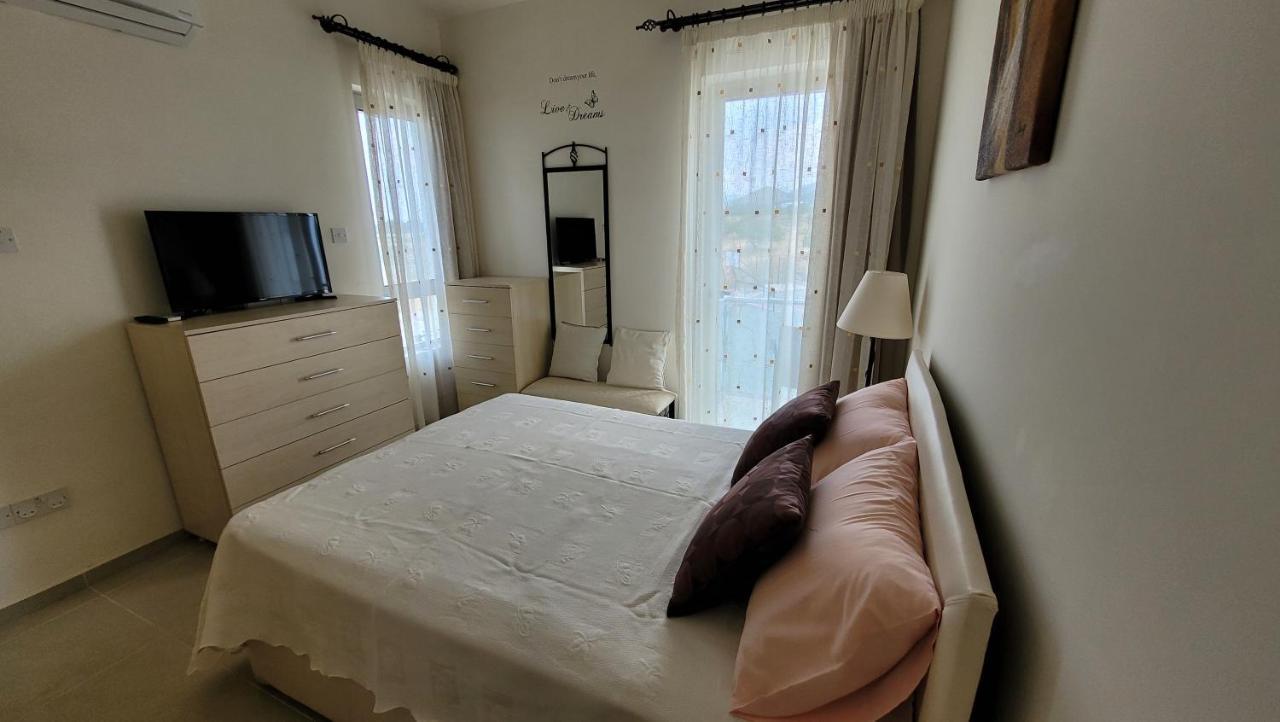 Sea And Mountain View Beachfront Penthouse Yali Esterno foto